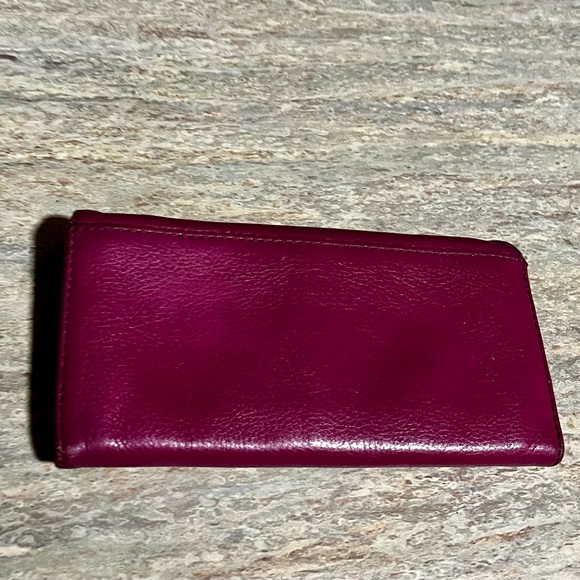 Marc by Marc Jacobs magenta pink pebble grain leather trifold wallet - Picture 2 of 16